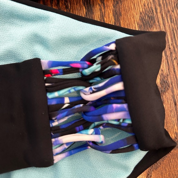 HEAT Bikini Top and Bottom. Two way Bandeau top, four string cross cross bottom. - Picture 6 of 6